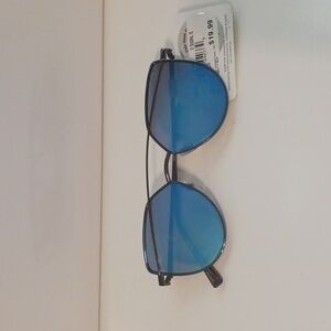 NWT CALI BLUE women's sunglasses